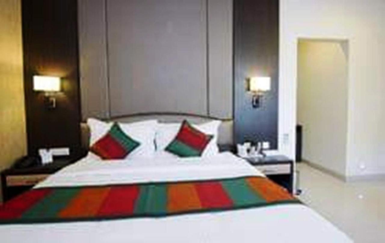 Hotel Siddharth Palace Jaipur Buitenkant foto